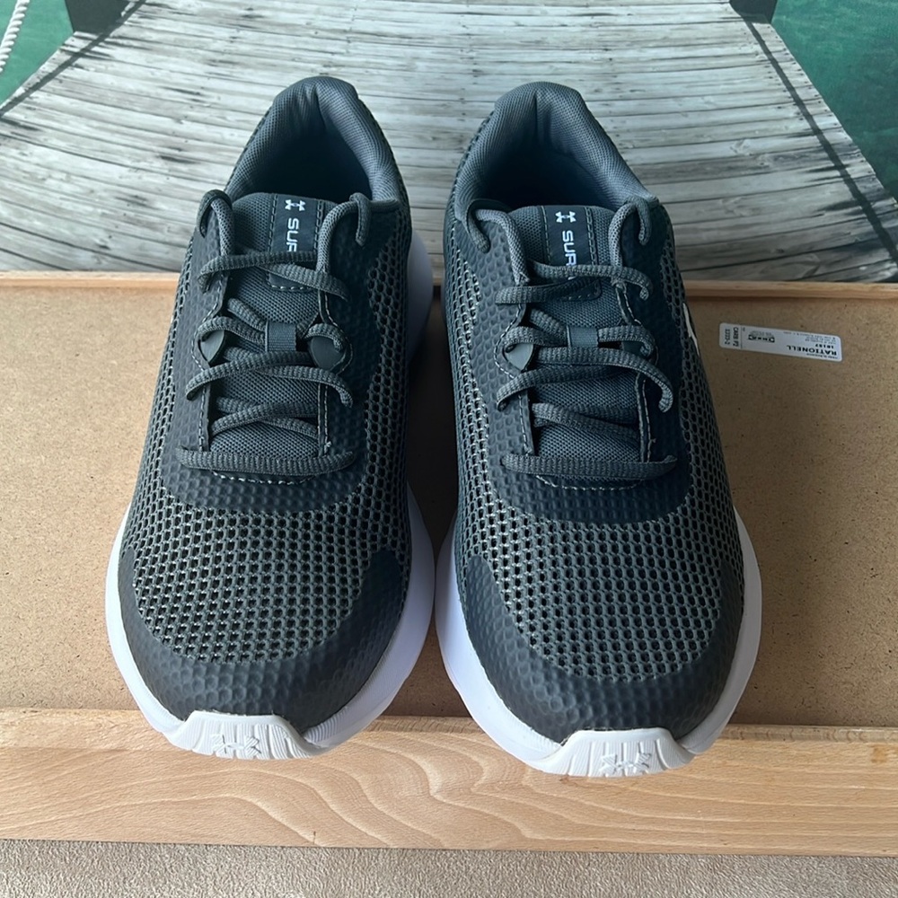 Under Armour mens trainer UA Surge 3